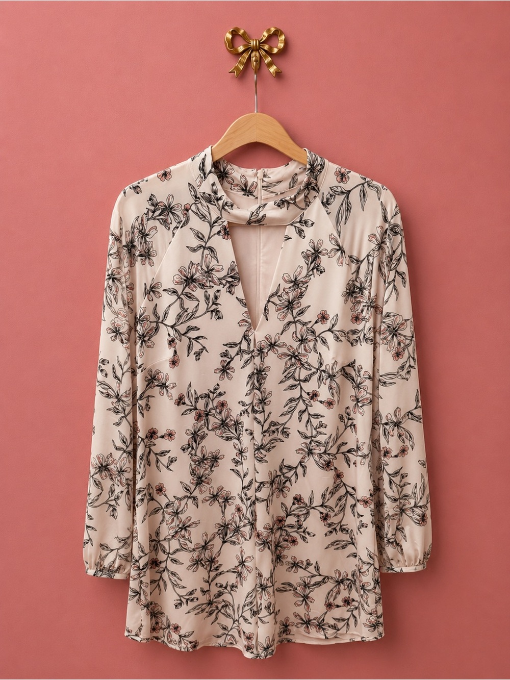 GUESS Los Angeles Floral Long Sleeve Romper |
Women's XL